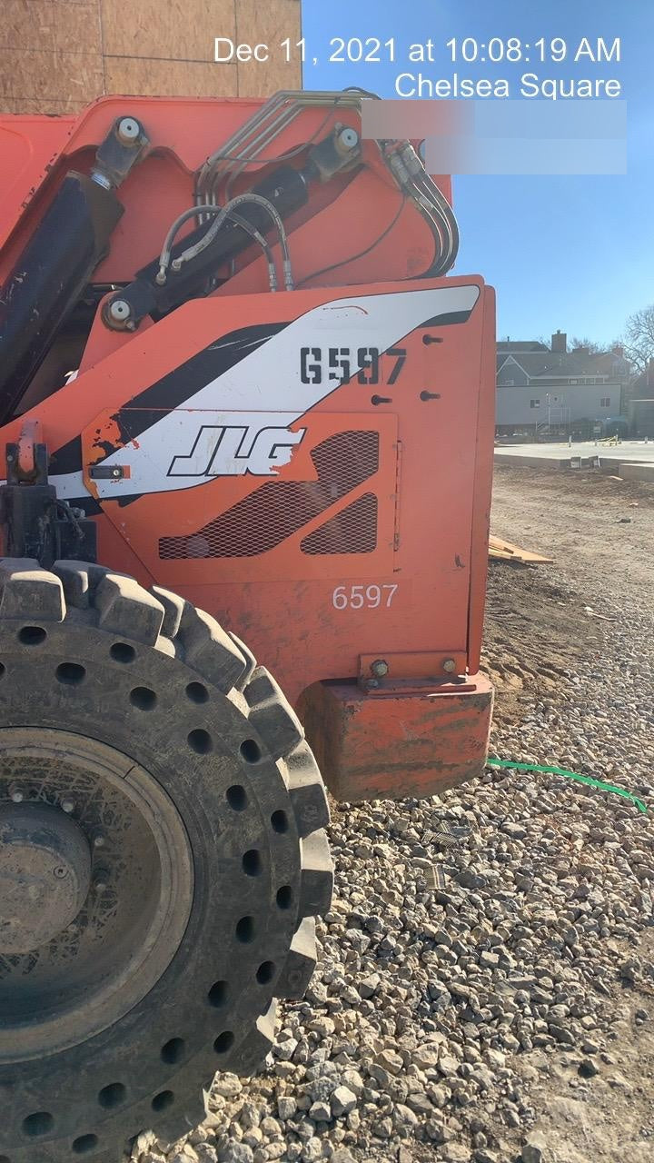 2014 JLG 10055
