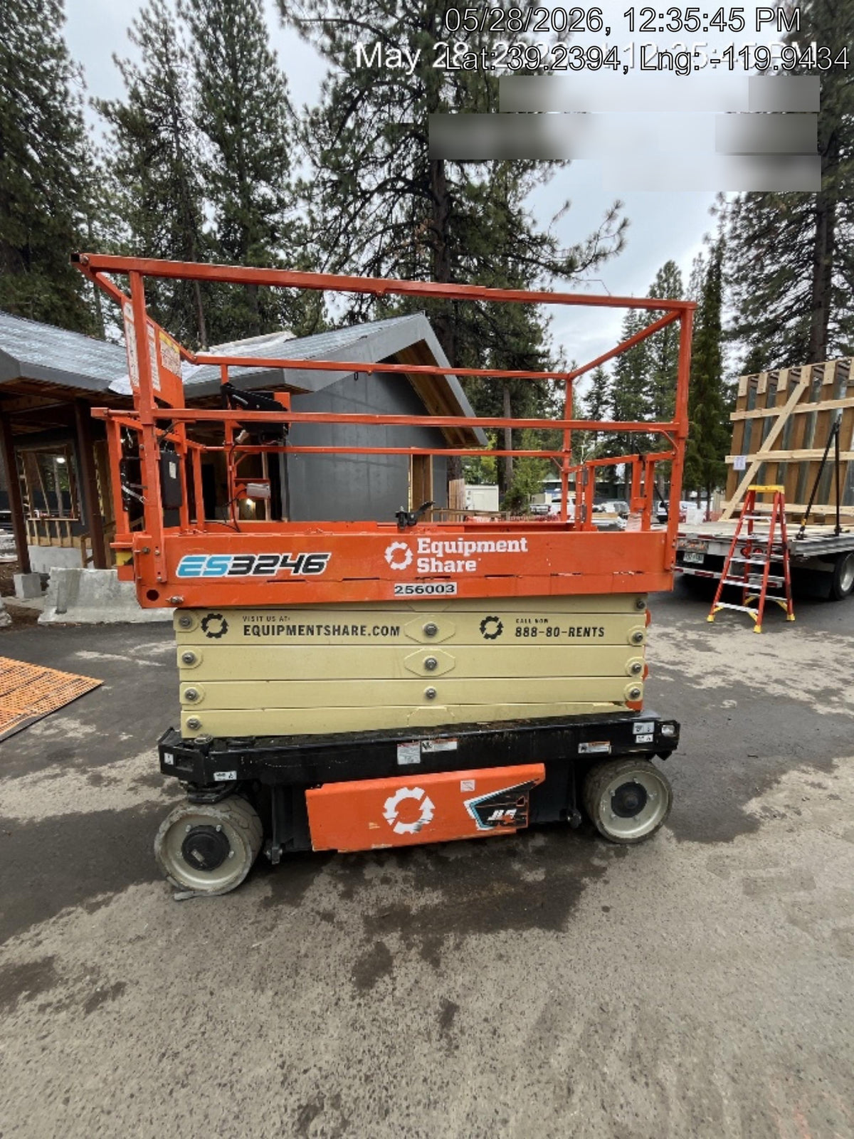 2022 JLG ES3246