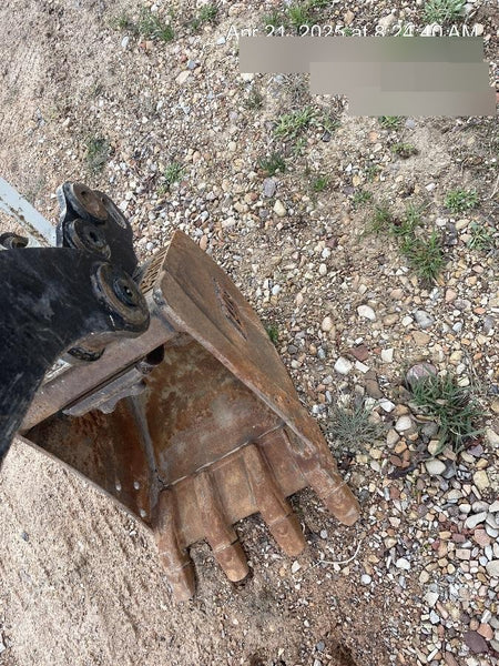 2021 TAKEUCHI 18" Bucket - Takeuchi