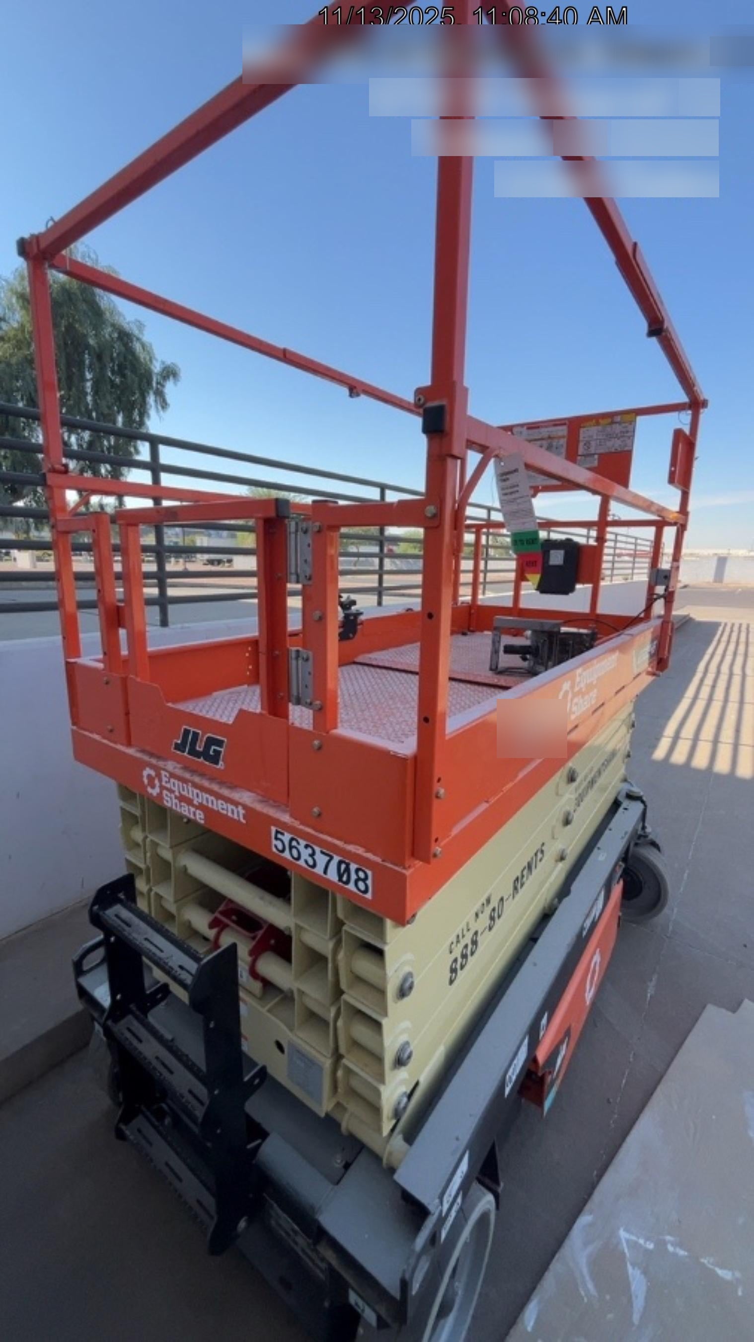 2025 JLG ES3246