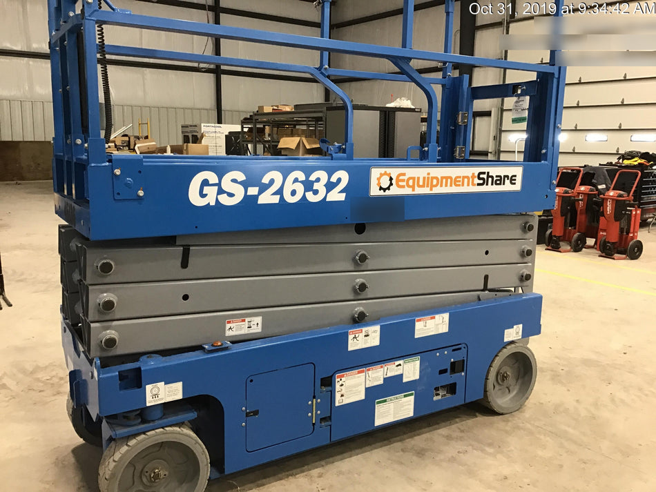 2019 Genie GS-2632 Folding rails with half height swing gate