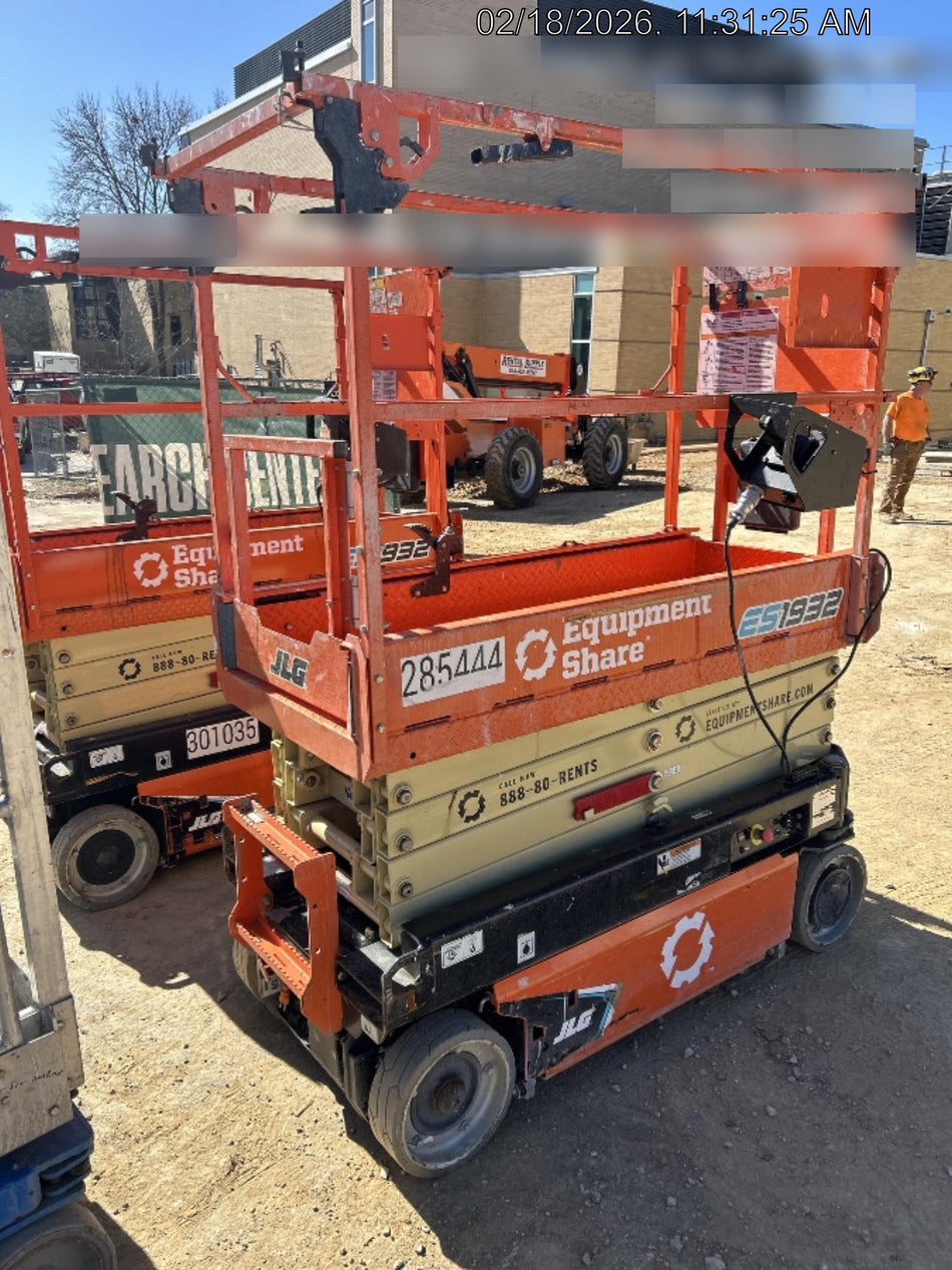 2022 JLG ES1932