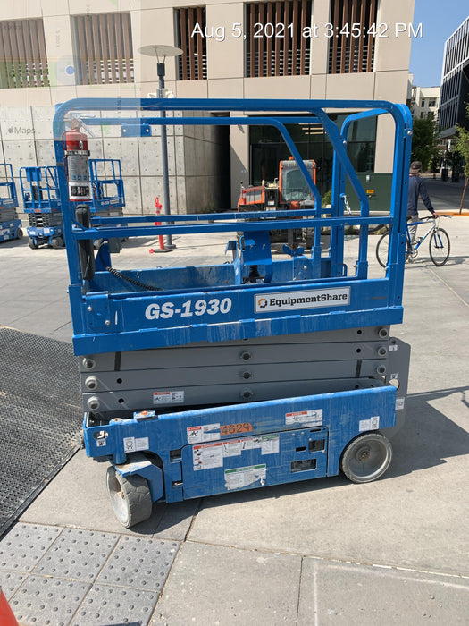 2019 Genie GS-1930 Fixed rails with chain Entry