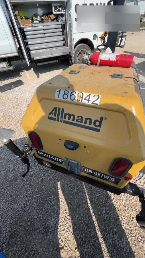 Allmand NLV3GR (4) LED Light Fixture 350W, 23' Vertical Mast, 3kW Prime, Towable, Deep Sea L401, Leveling Jacks, Yanmar T4F 5.8hp