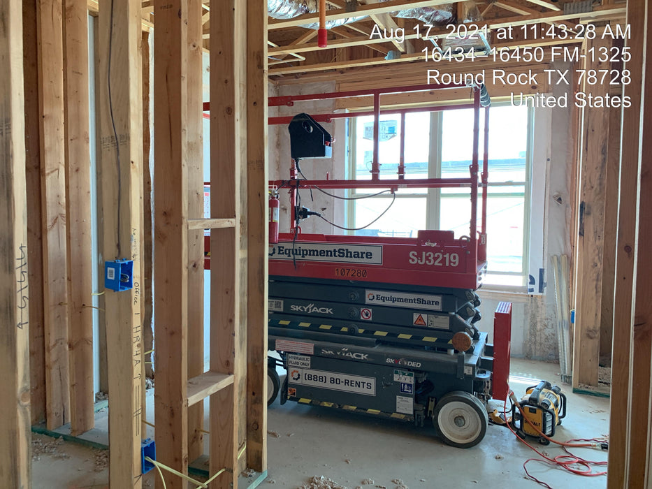 2020 Skyjack SJIII-3219 Solid NM Tires, Half height spring hinged entry gate, Dual Beacons, 800W Inverter