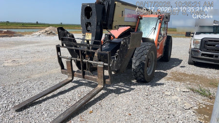 2016 JLG 1055