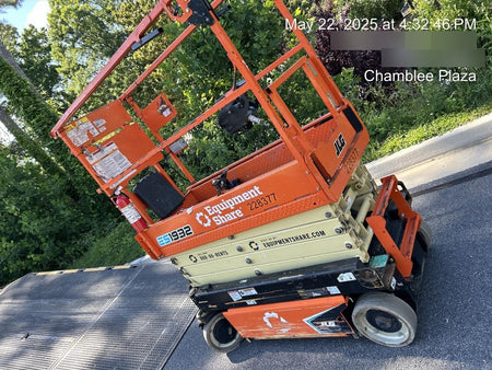2022 JLG ES1932