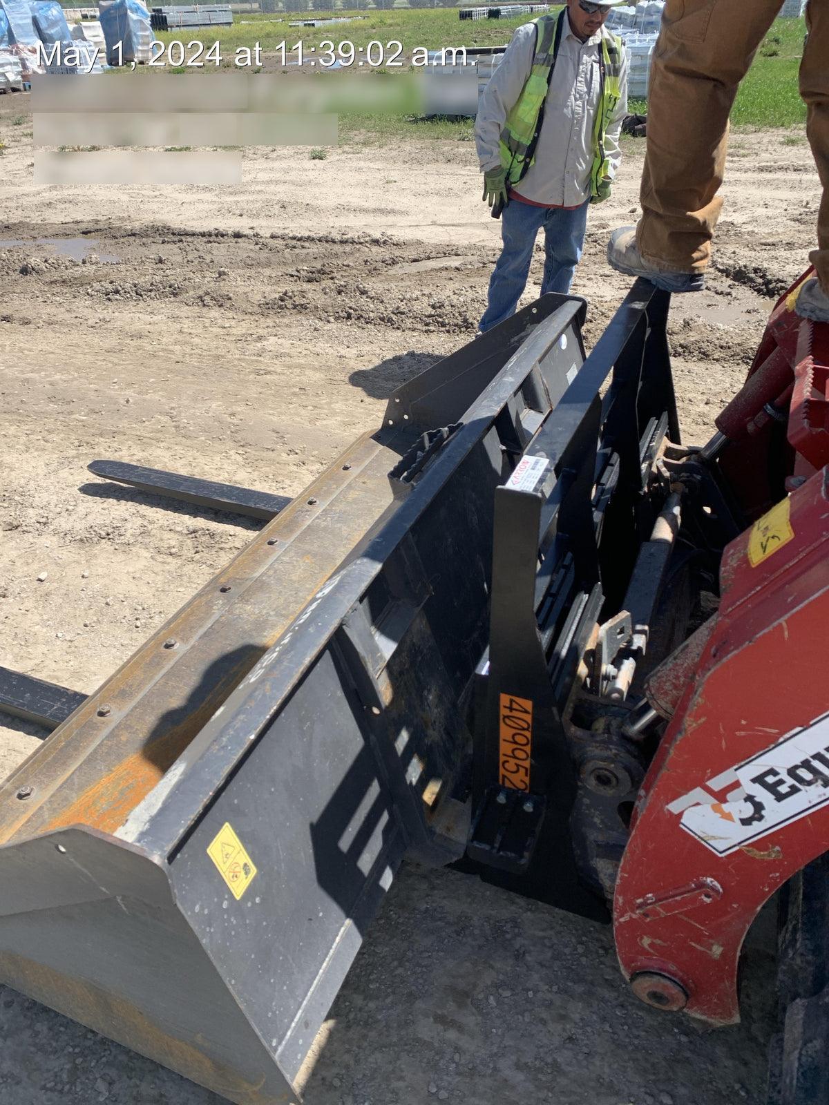 2024 ARROW MATERIAL HANDLING 72" Pallet Forks - Arrow