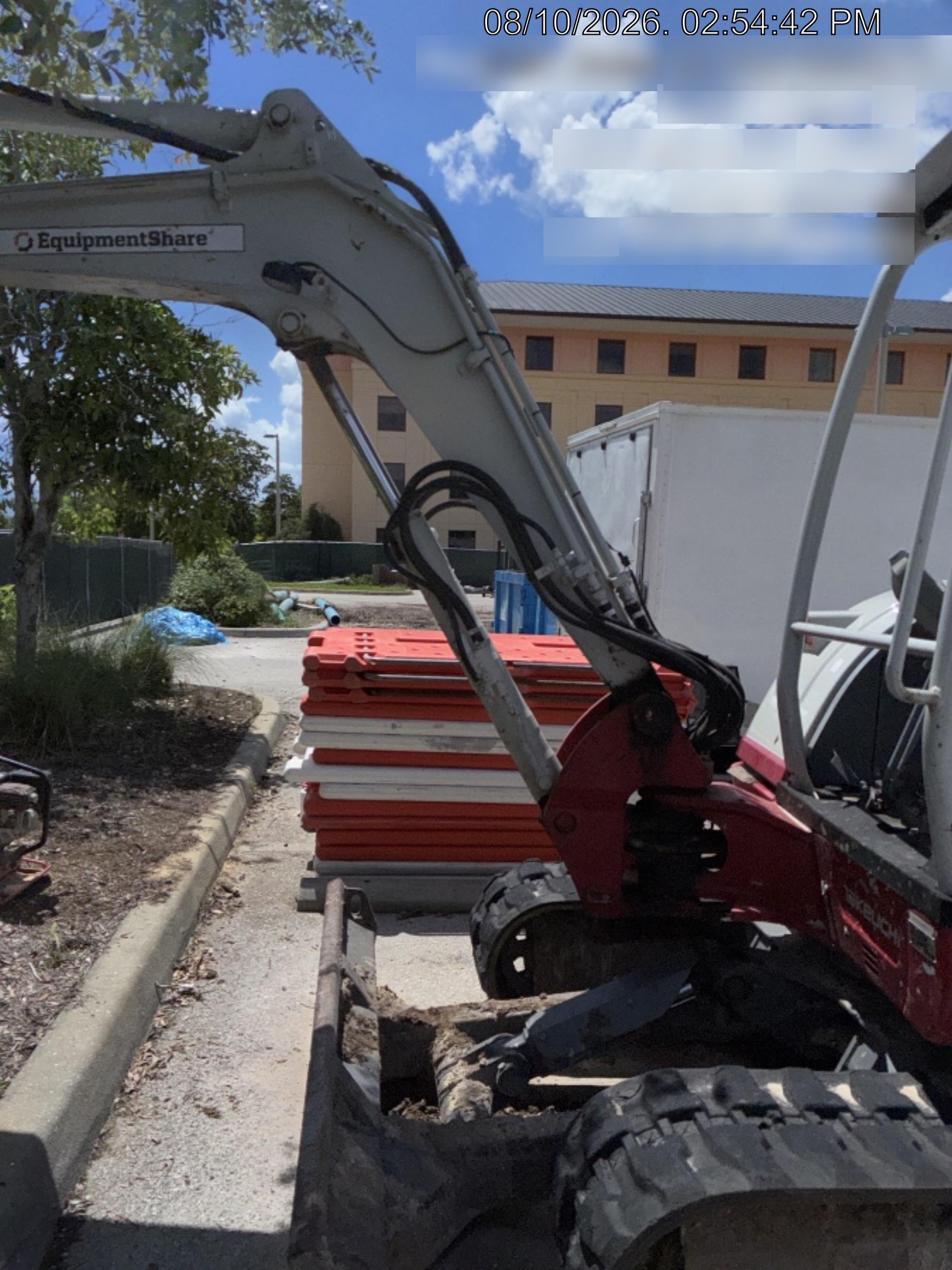 2023 TAKEUCHI TB250-2R