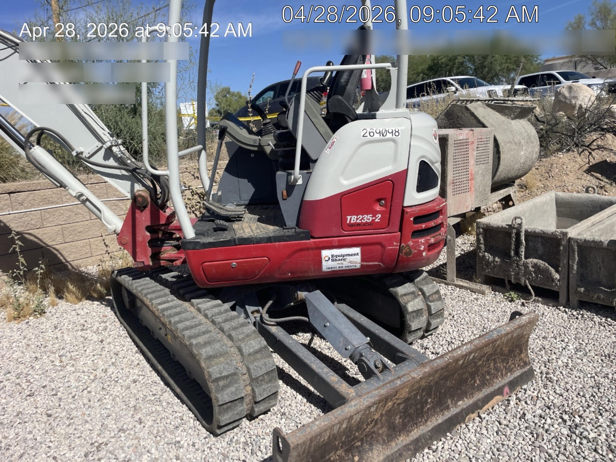 2022 TAKEUCHI TB235-2R