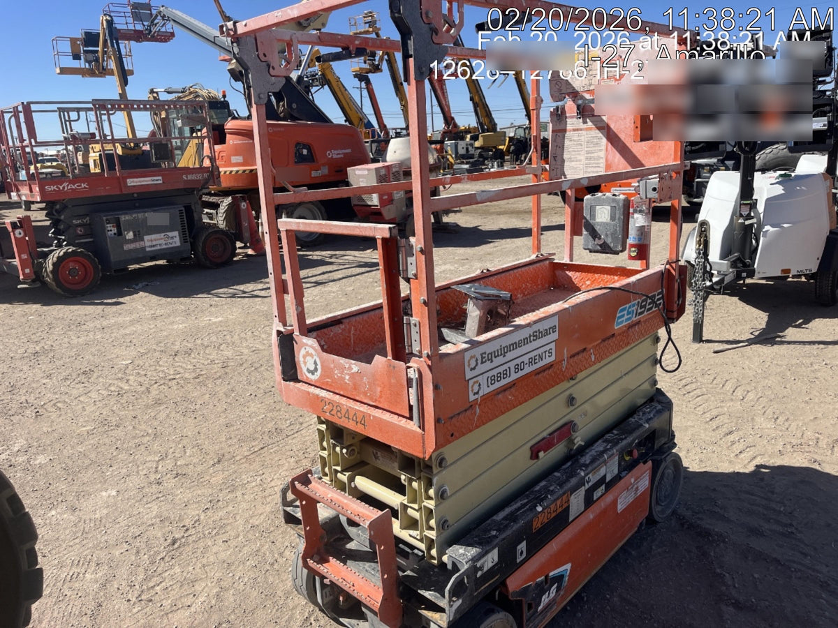 2022 JLG ES1932