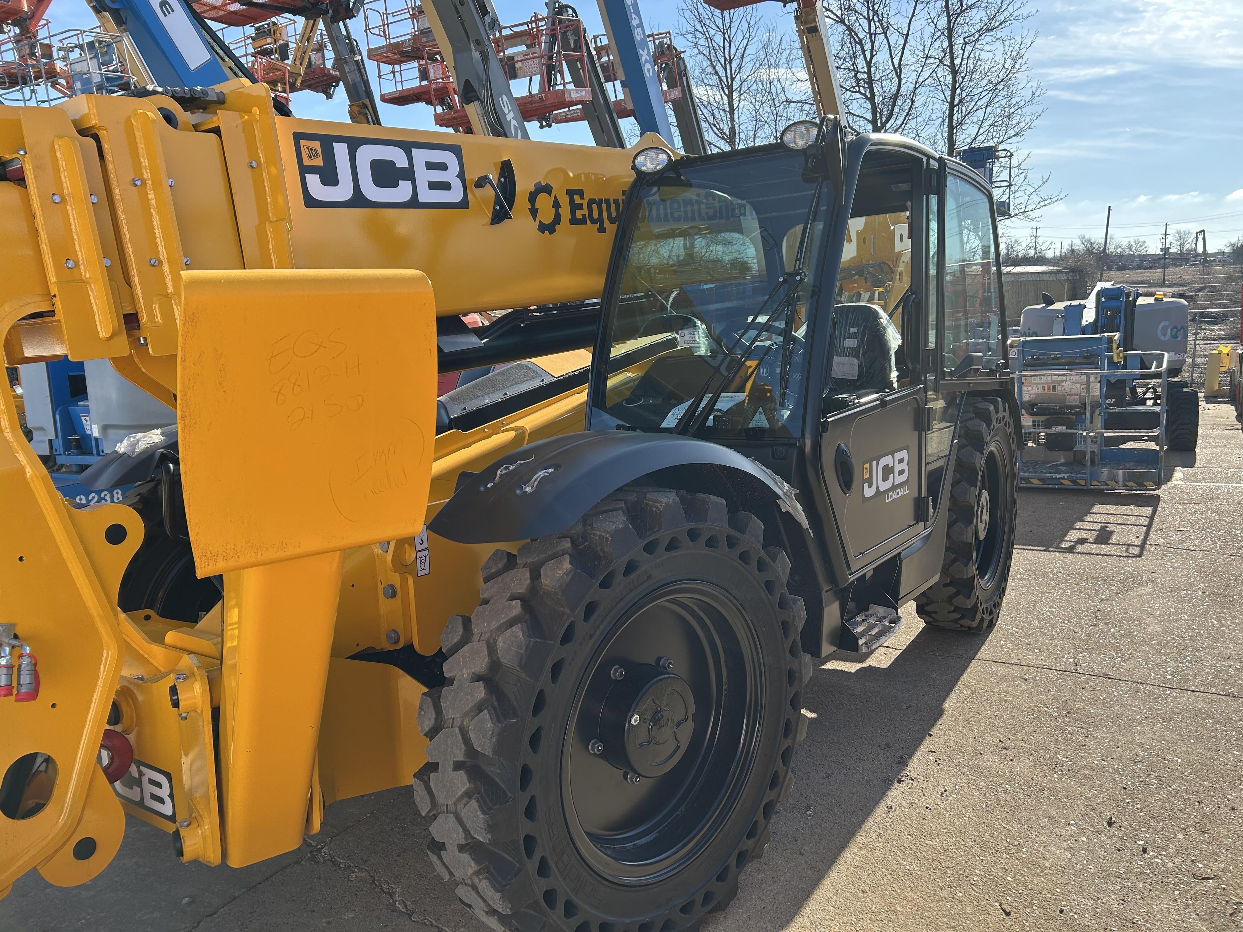 2025 JCB 512-56