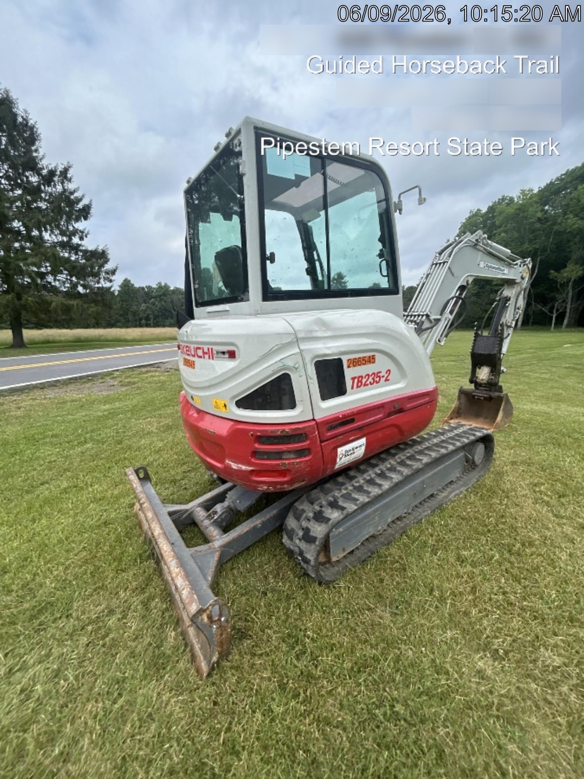 2022 TAKEUCHI TB235-2CR