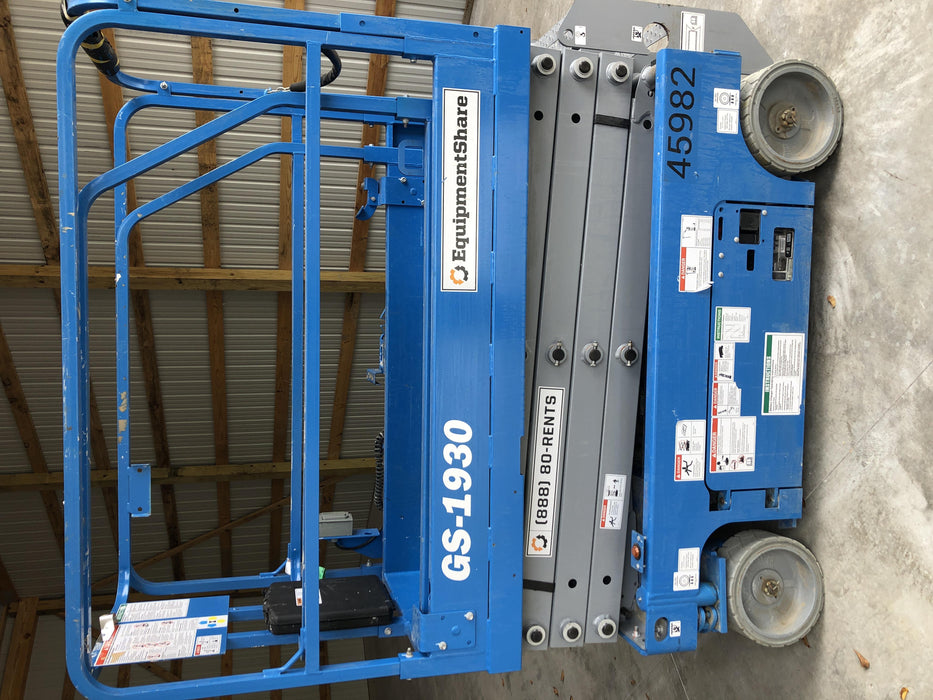 2019 Genie GS-1930 Fixed rails with chain Entry