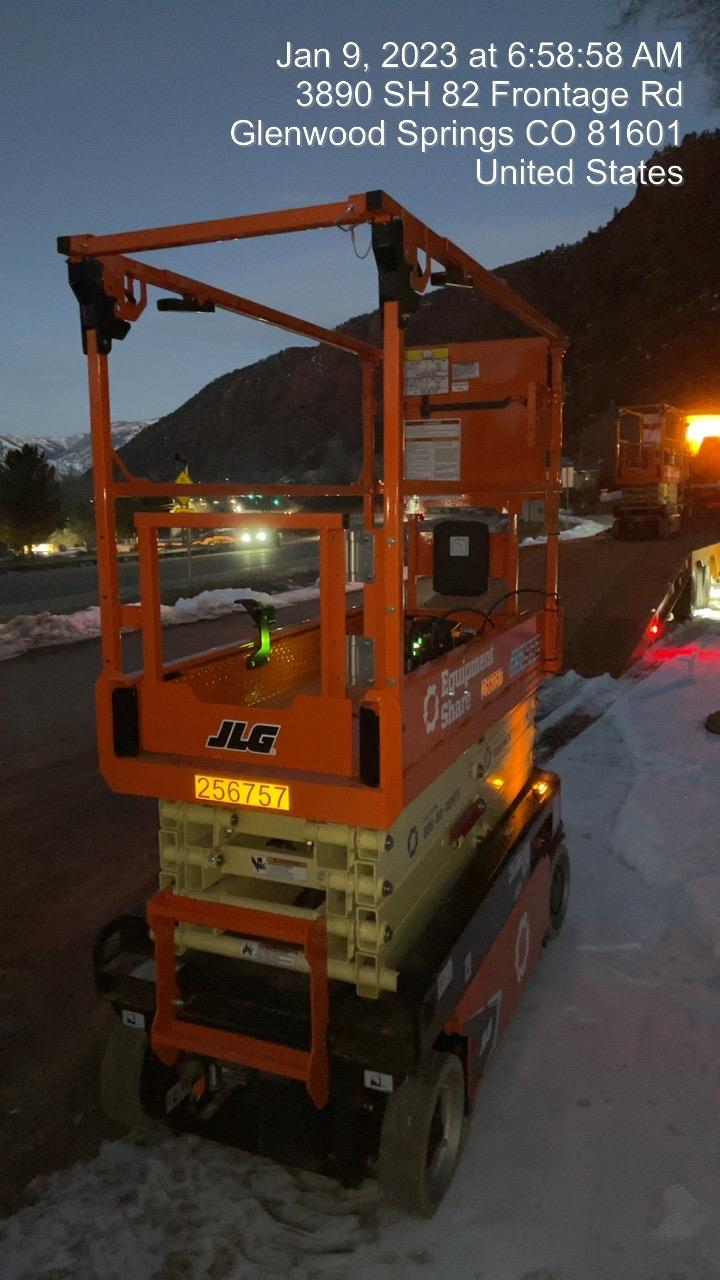 2022 JLG ES1932