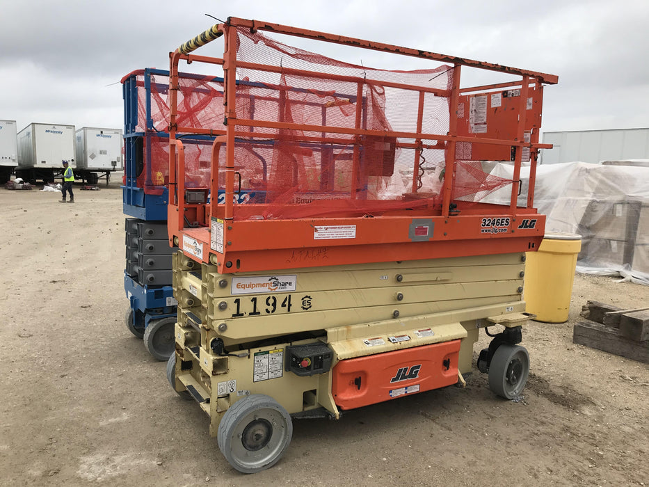 2016 JLG 3246ES
