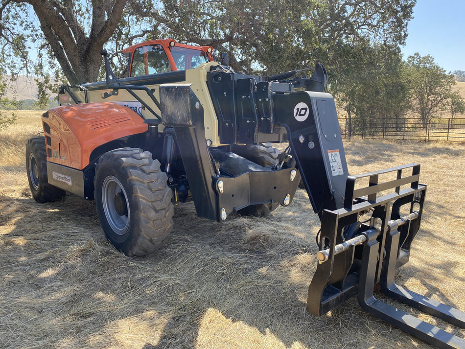 2022 JLG 1075