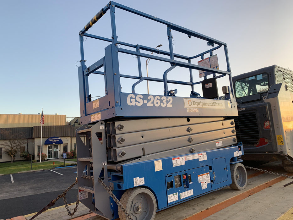 2020 Genie GS-2632 Solid NM Tires, Folding Rails with Half-Height Swing Gate, Beacon