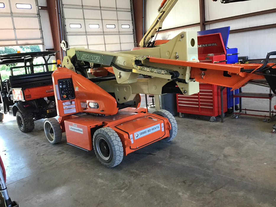 2019 JLG E400AJPN