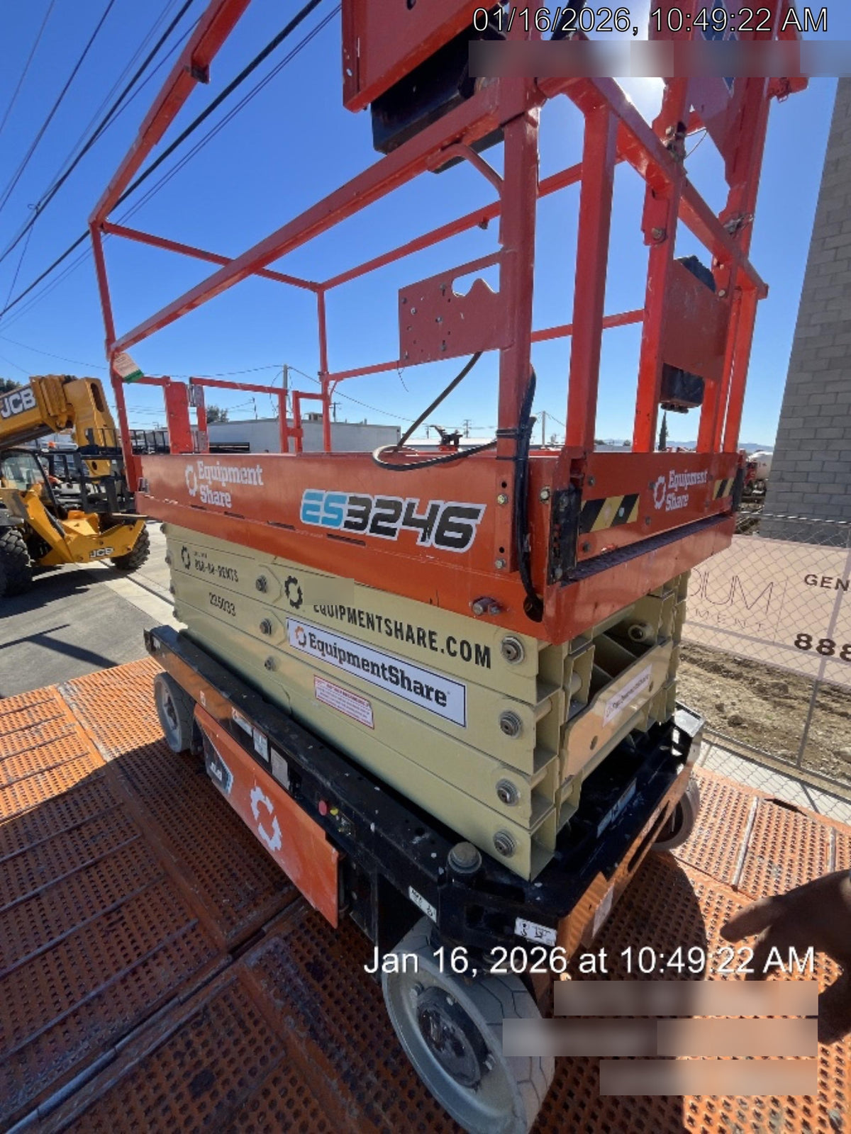 2022 JLG ES3246