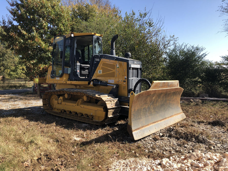 2020 JOHN DEERE 700L