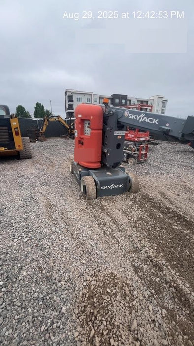 2017 SKYJACK SJ30 AJE