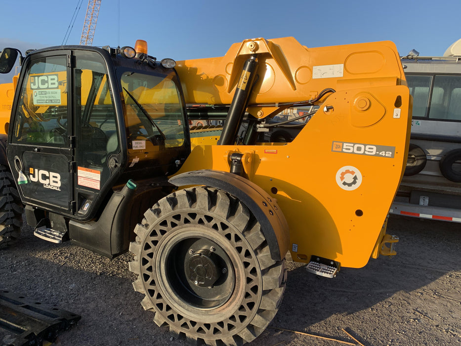 2020 JCB 509-42 Cab/Heat/Air, Solid Tires, Work Lights, Beacon, Aux Hydraulics, Back up Alarm, Lifting Eye, ES Decals