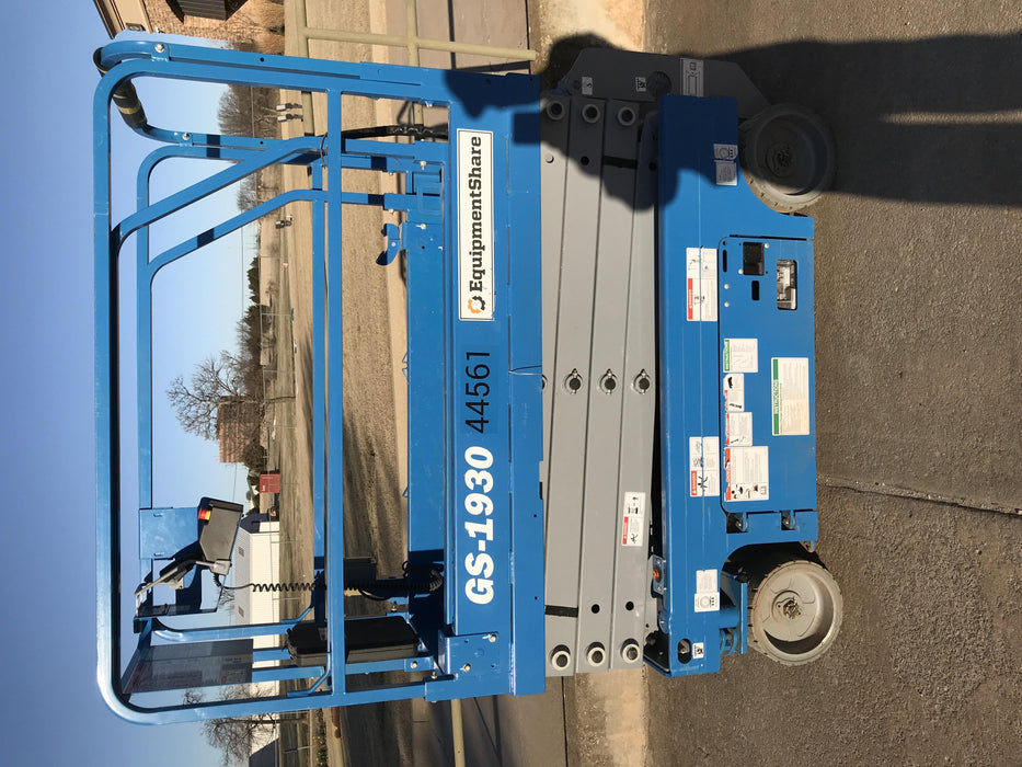 2019 Genie GS-1930 Fixed rails with chain Entry