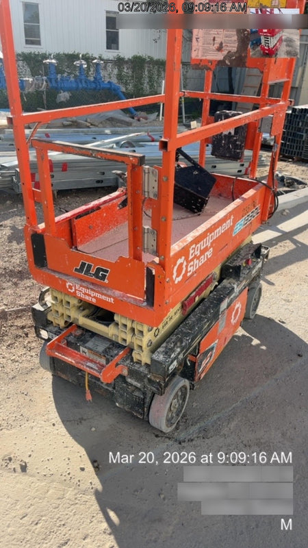2022 JLG ES1330L