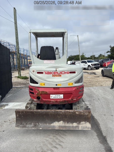 2022 TAKEUCHI TB235-2R