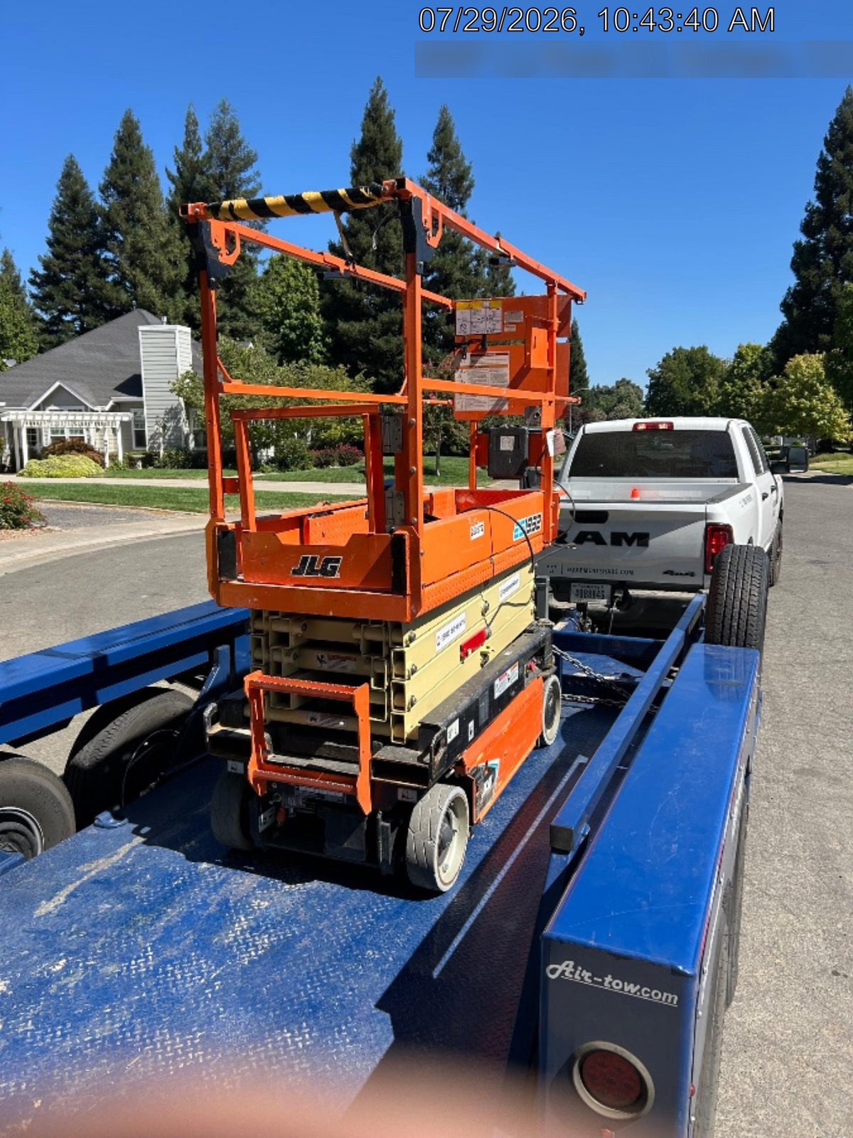 2022 JLG ES1932