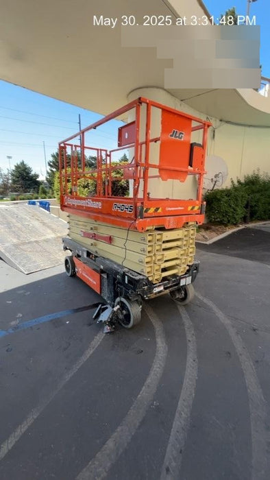 2022 JLG R4045