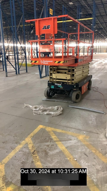 2022 JLG ES3246