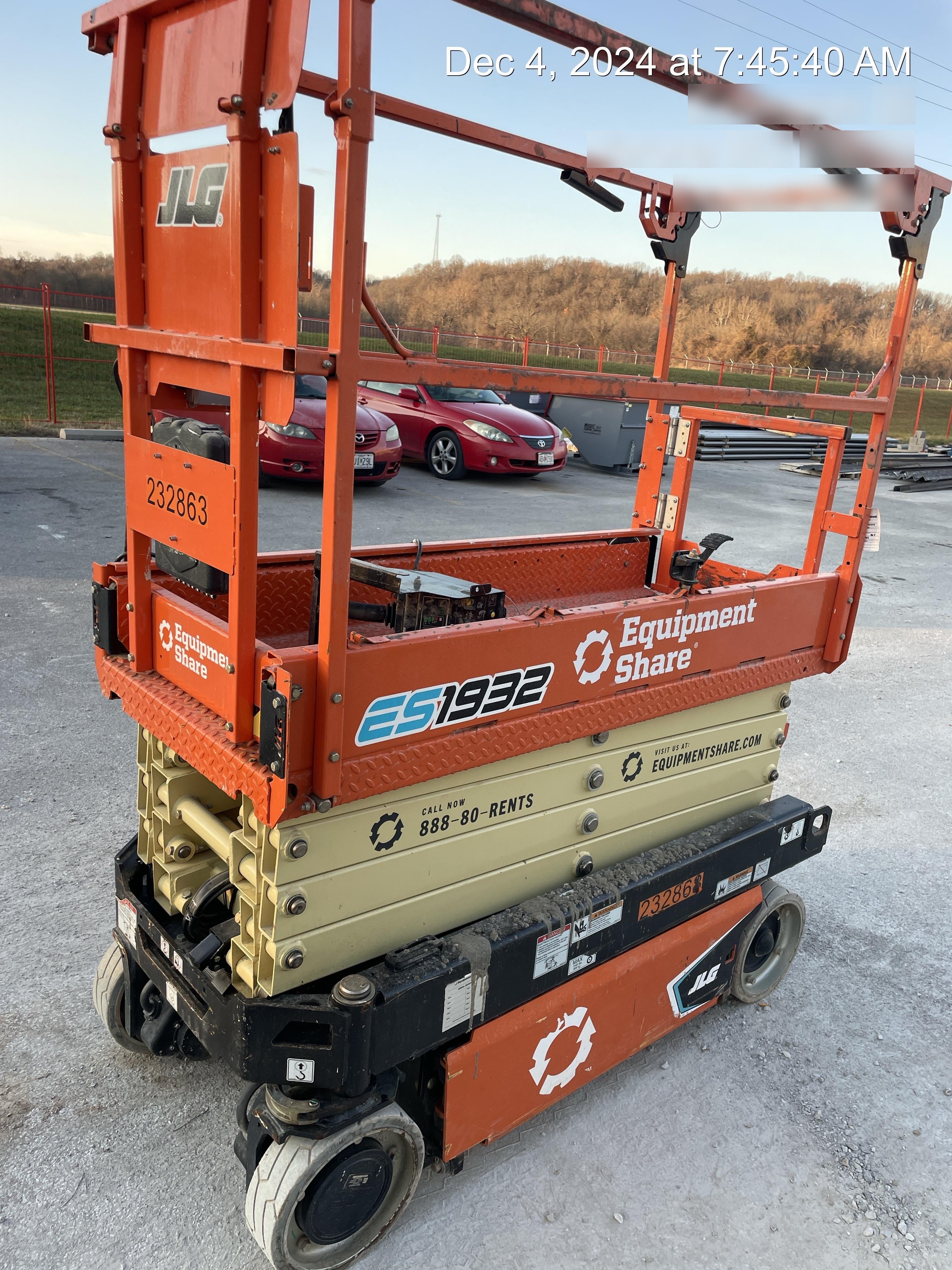 2022 JLG ES1932