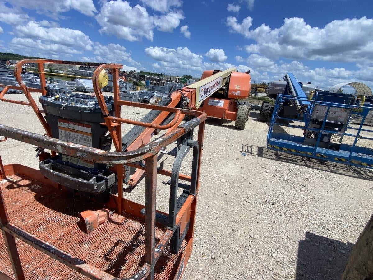 2021 JLG 660SJ