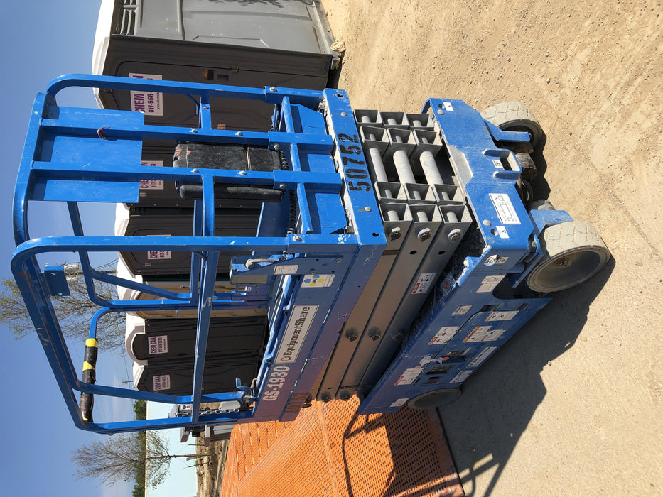 2019 Genie GS-1930 Fixed Rails with Chain Entry