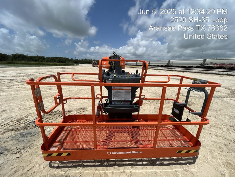 2025 JLG 660SJ
