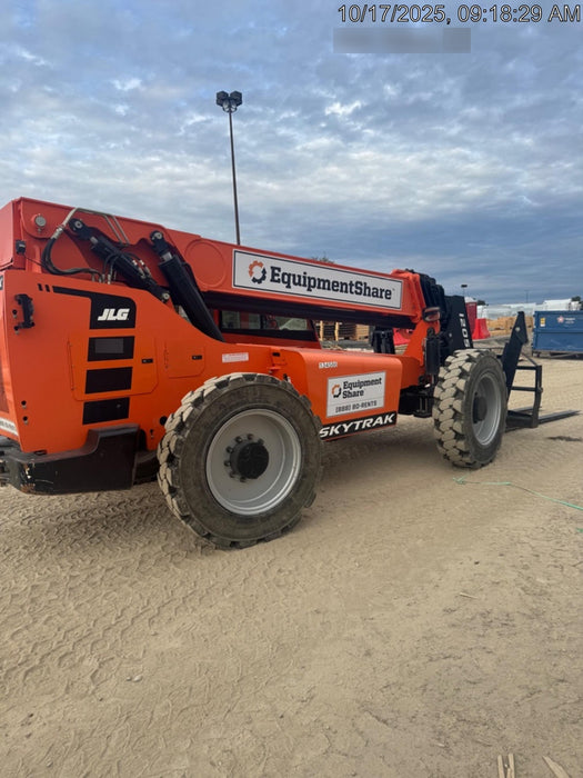 2021 JLG 12054