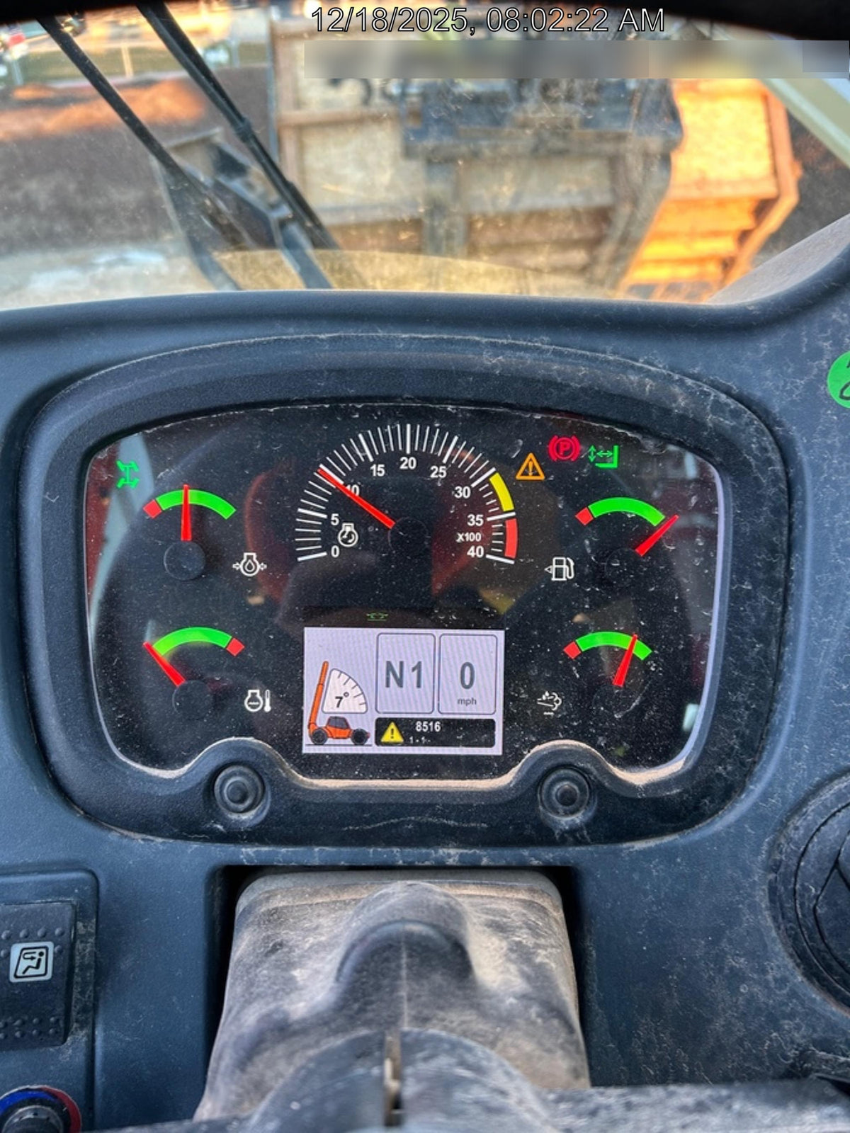 2021 JLG 1075