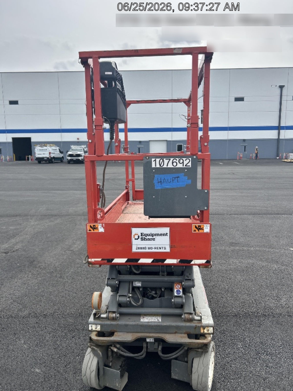 2020 Skyjack SJIII-3219 Solid NM Tires, Half height spring hinged entry gate, Dual Beacons, 800W Inverter