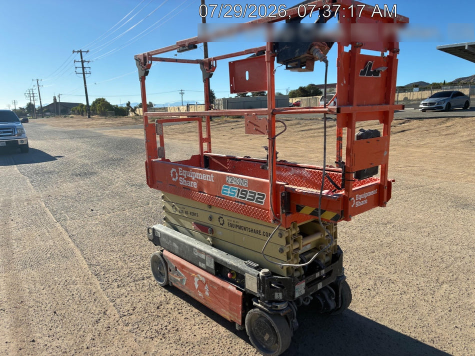 2022 JLG ES1932