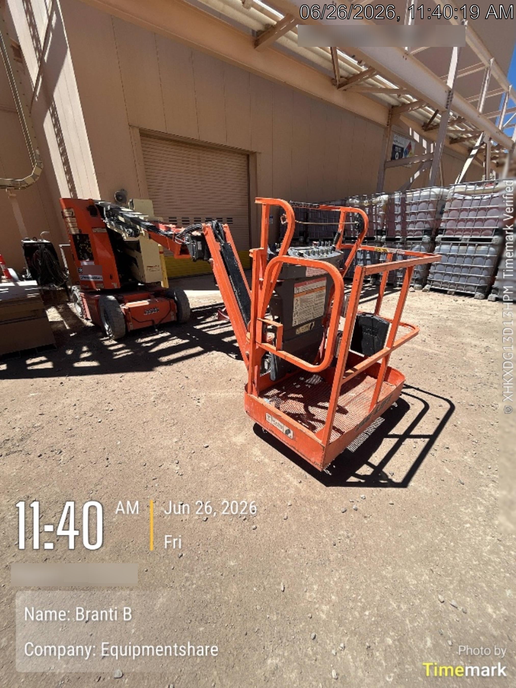 2019 JLG E300AJP
