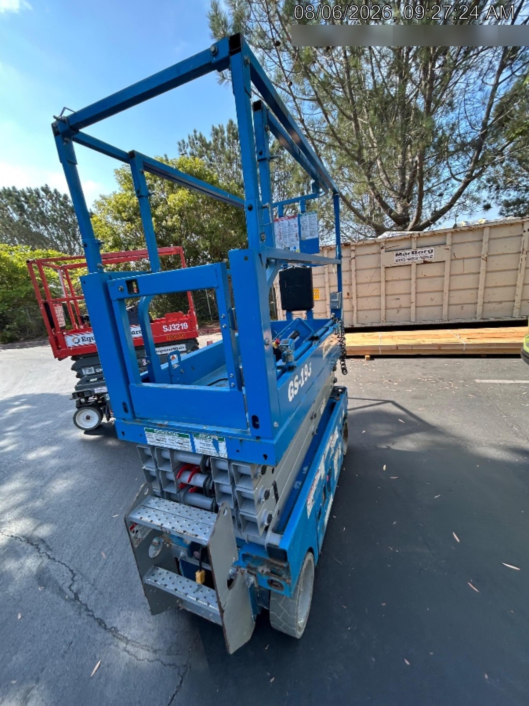 2020 Genie GS-1930 Solid Non Marking Tires, Beacon, Folding rails with half height swing gate, 800W Inverter