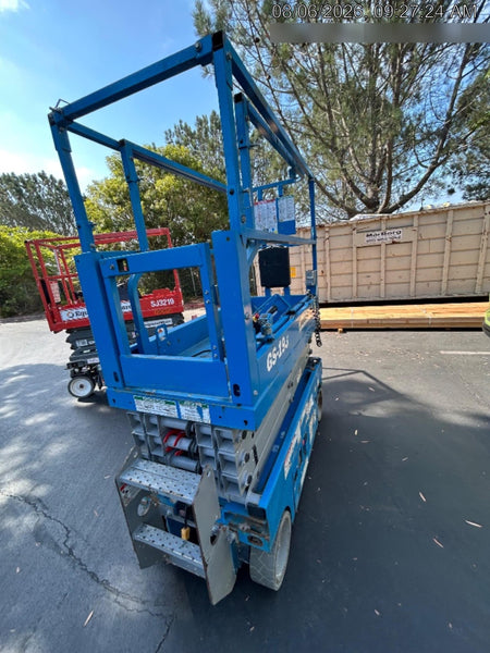 2020 Genie GS-1930 Solid Non Marking Tires, Beacon, Folding rails with half height swing gate, 800W Inverter