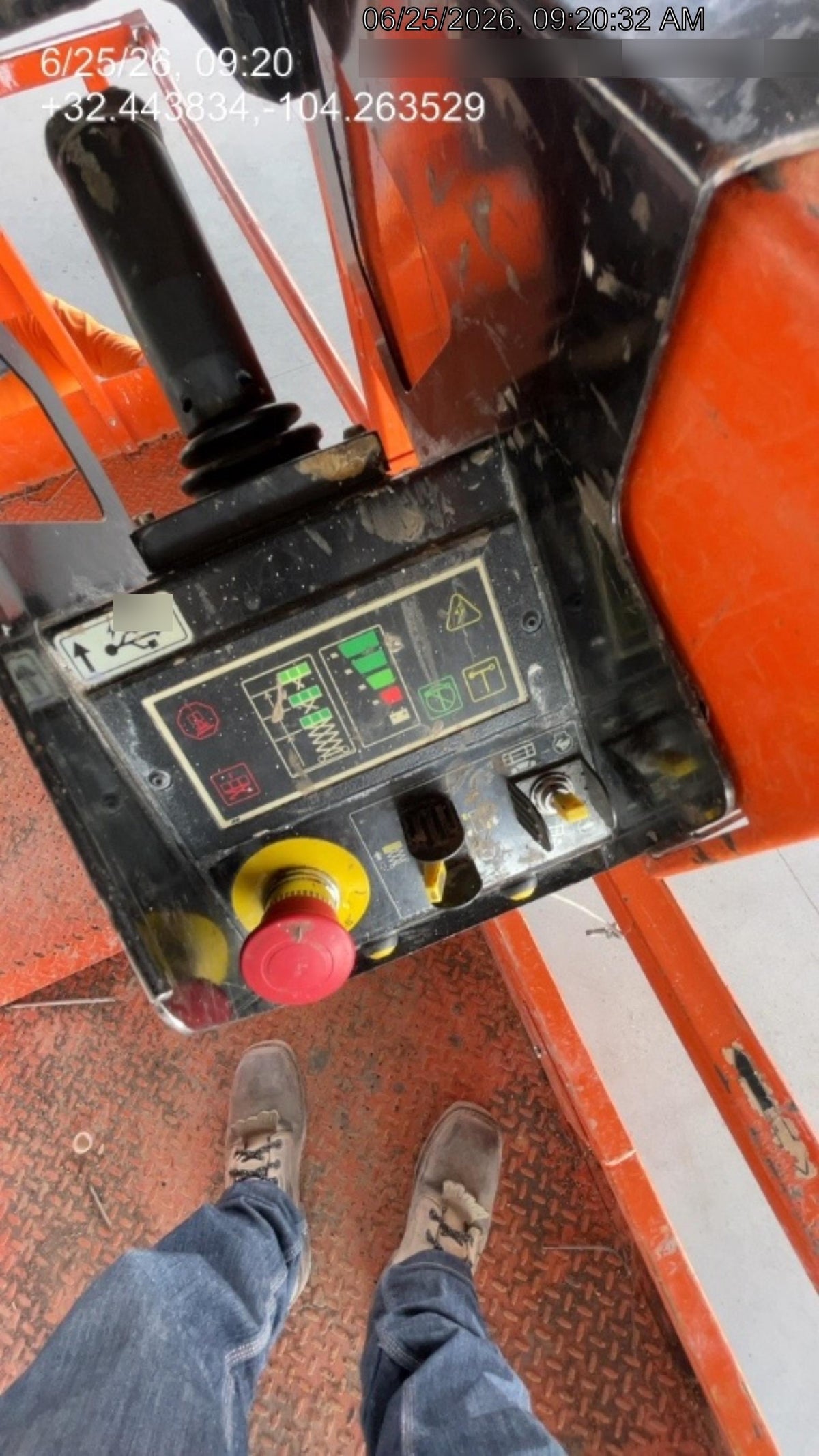 2022 JLG ES3246