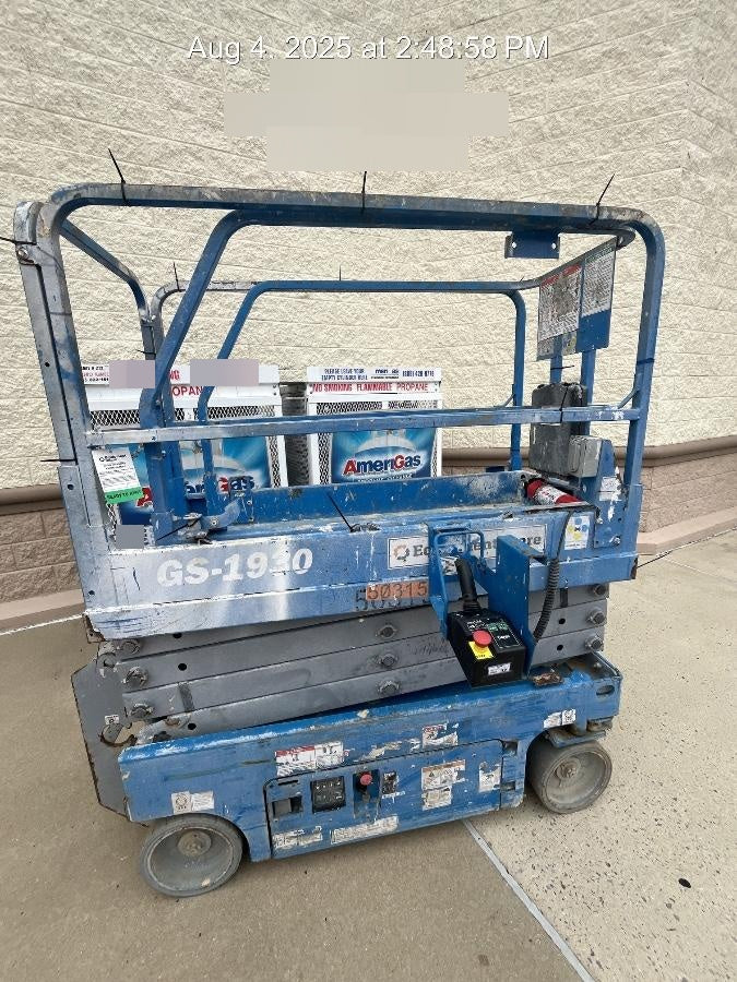 2019 Genie GS-1930 Fixed Rails with Chain Entry