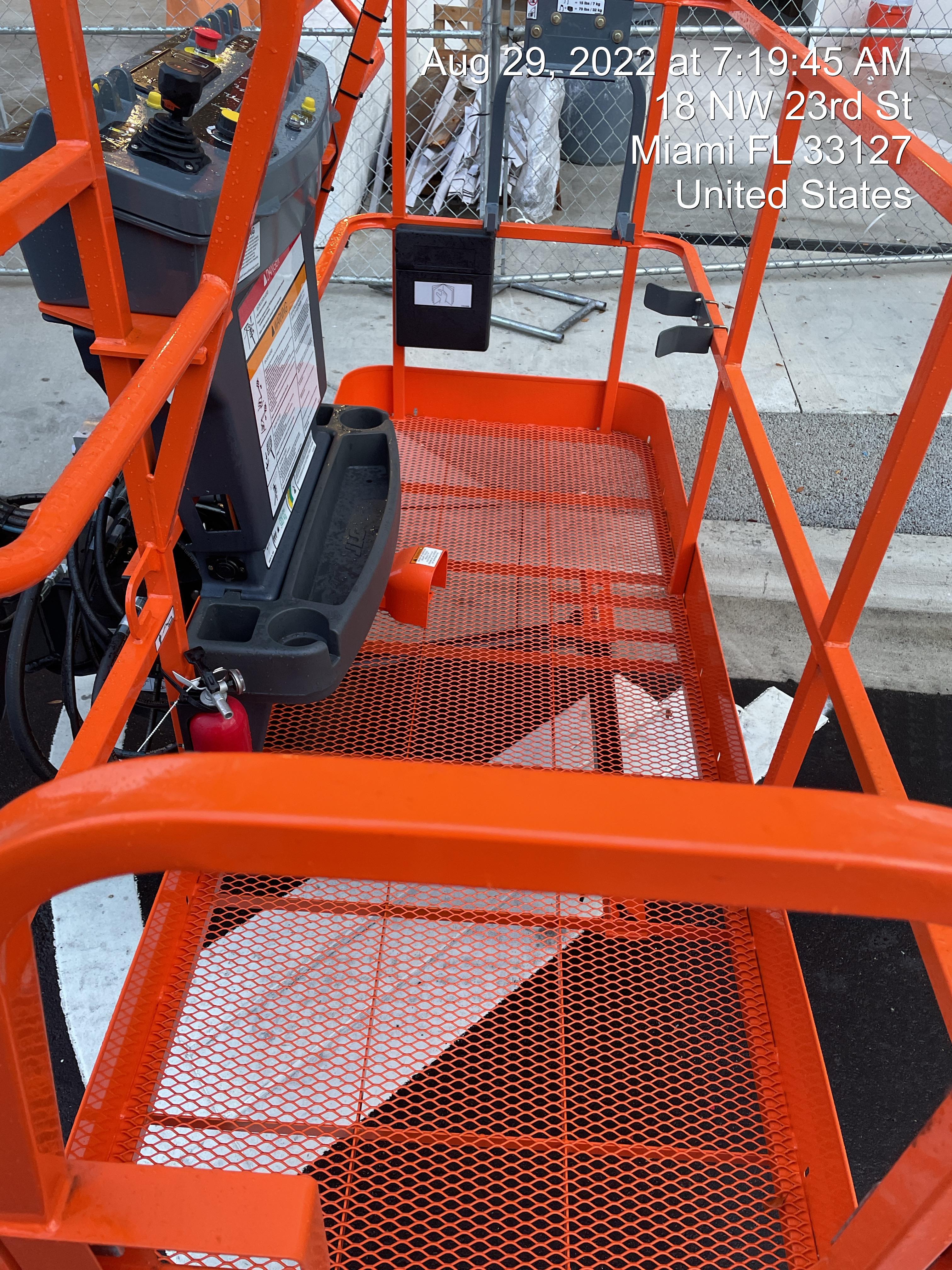 2022 JLG 660SJ