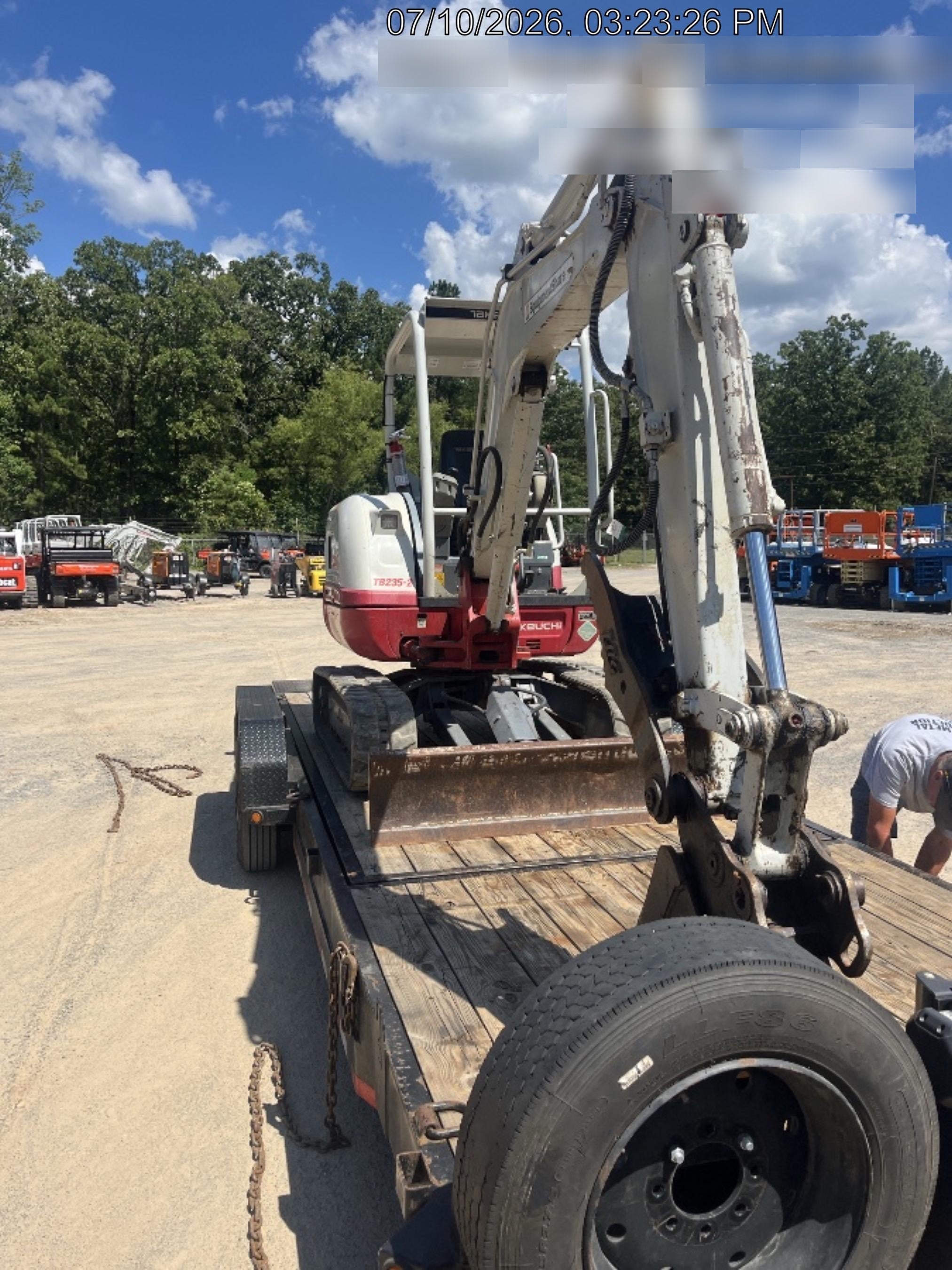 2022 TAKEUCHI TB235-2R