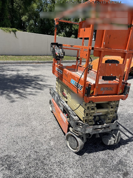 2022 JLG ES1932