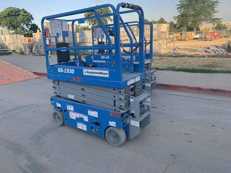 2020 Genie GS-1930 Fixed rails with chain entry gate - Pre A92.20